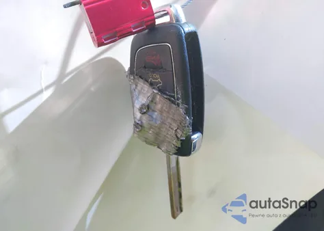 2013 Hyundai Santa Fe Sport z USA, uszkodzony, nr VIN 5XYZU3LB4DG026904